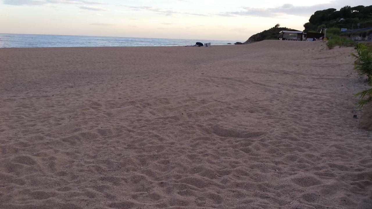 White Stones Beach In Sant Pol De Mar Buitenkant foto